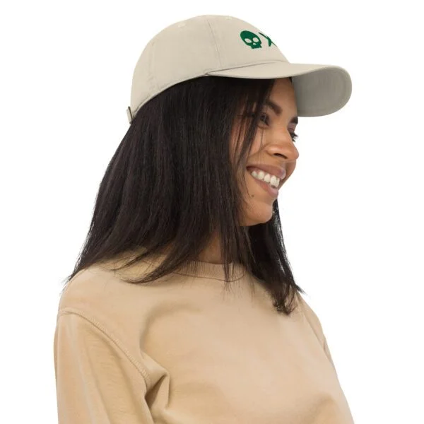 Gorra béisbol beige calavera x corazón verde - Imagen 4